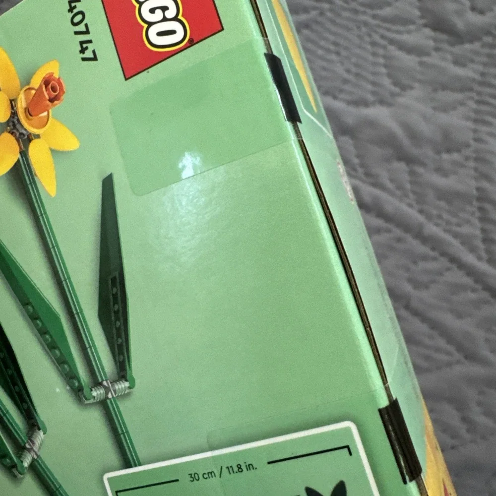 Lego botanicals daffodils